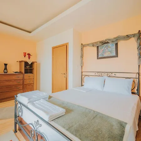 Holidays Maisonette Ferienhaus *